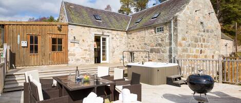 تناول الطعام بالخارج