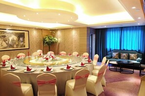 Restaurant - Gannan Normal University International Academic Exchange Center (Ganzhou)