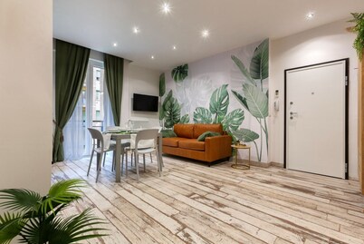 GuestHost - Apartment located on the first floor of a building with a lift.In 75 square meters of space, it comfortably accommodates 6 people with two double bedrooms and a sofa bed in the living room.Connected with the city center and with all points of