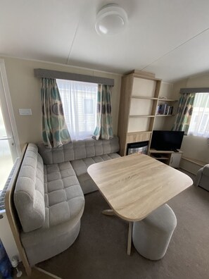 Smart TV, fireplace - Fabulous two bed home minutes from the beach (Newquay)