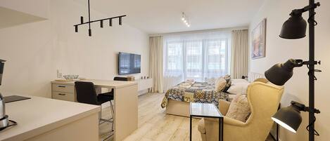Studiosvit Design - 1 sovrum | Strykjärn/strykbräda, gratis wi-fi och sängkläder