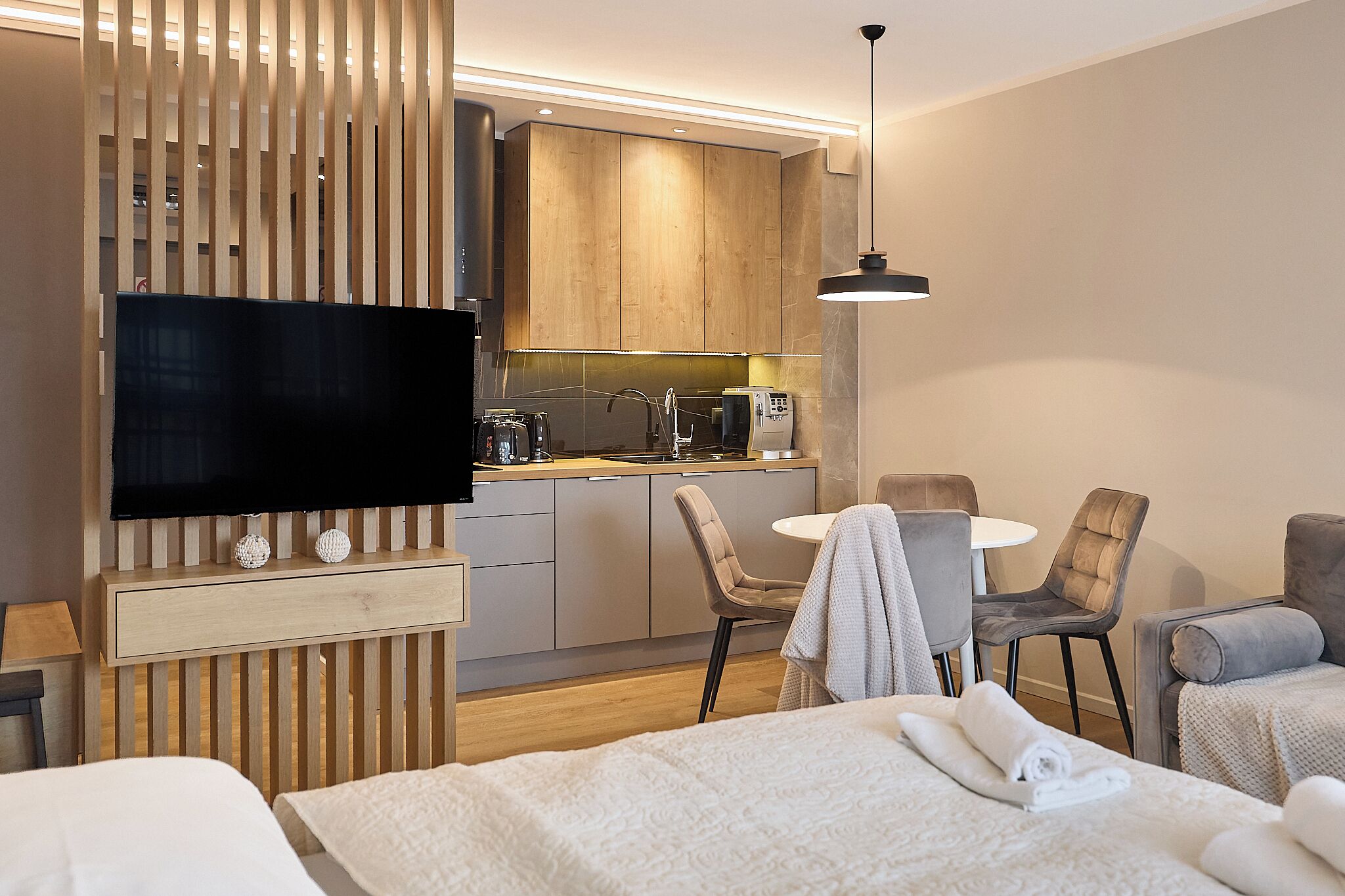 Premium Studio Suite | Iron/ironing board, free WiFi, bed sheets