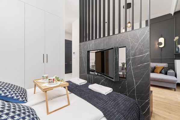 Bügeleisen/Bügelbrett, WLAN, Bettwäsche