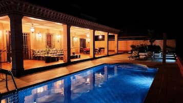 Piscina externa