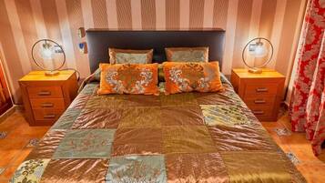 4 slaapkamers, een strijkplank/strijkijzer, gratis wifi, beddengoed