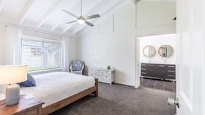 4 bedrooms, iron/ironing board, free WiFi - Ocean Palms, 11 Prentice Place with a private pool (Anna Bay)