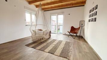 Vila | Area keluarga | Televisi 30-inci dengan saluran TV digital