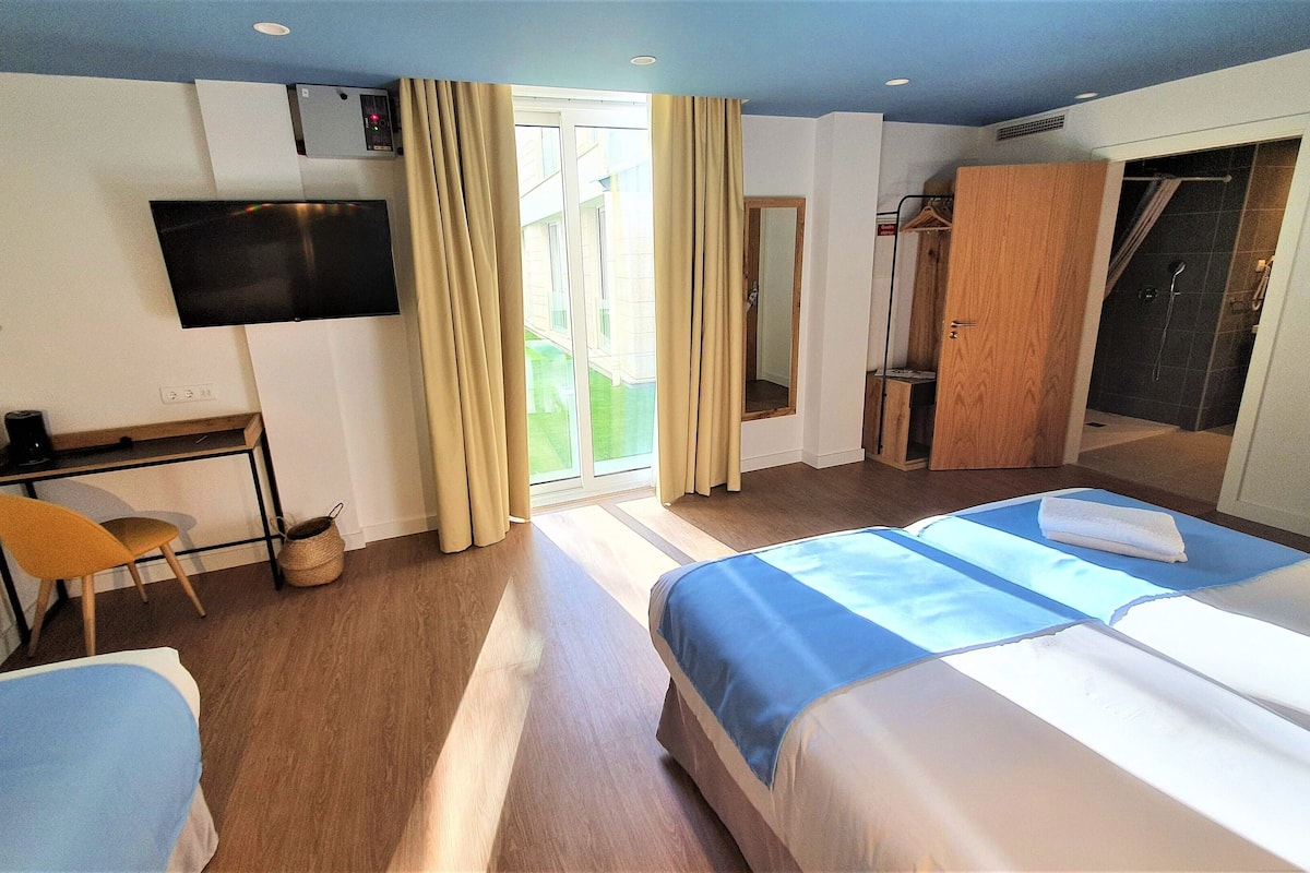 Triple Room, 3 Katil Bujang (Single), Ground Floor | Bar mini, dihias secara berasingan
