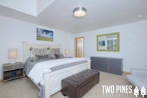 3 slaapkamers, een strijkplank/strijkijzer, wifi, beddengoed