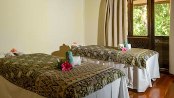 Couples treatment rooms, sauna, body treatments, aromatherapy
