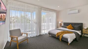 4 bedrooms, iron/ironing board, travel crib, internet