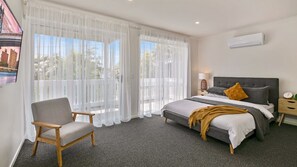 4 bedrooms, iron/ironing board, travel cot, Internet