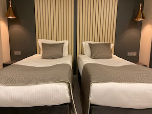 Free WiFi, bed sheets