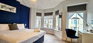 4 habitaciones, escritorio, tabla de planchar con plancha y wifi gratis 