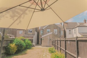 Property grounds - 3 bed Edwardian holiday home 150 yards to Pakefield’s golden beach (Pakefield)