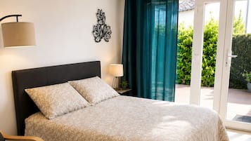 1 bedroom, WiFi (free), bed sheets