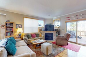 TV, fireplace, DVD player, stereo