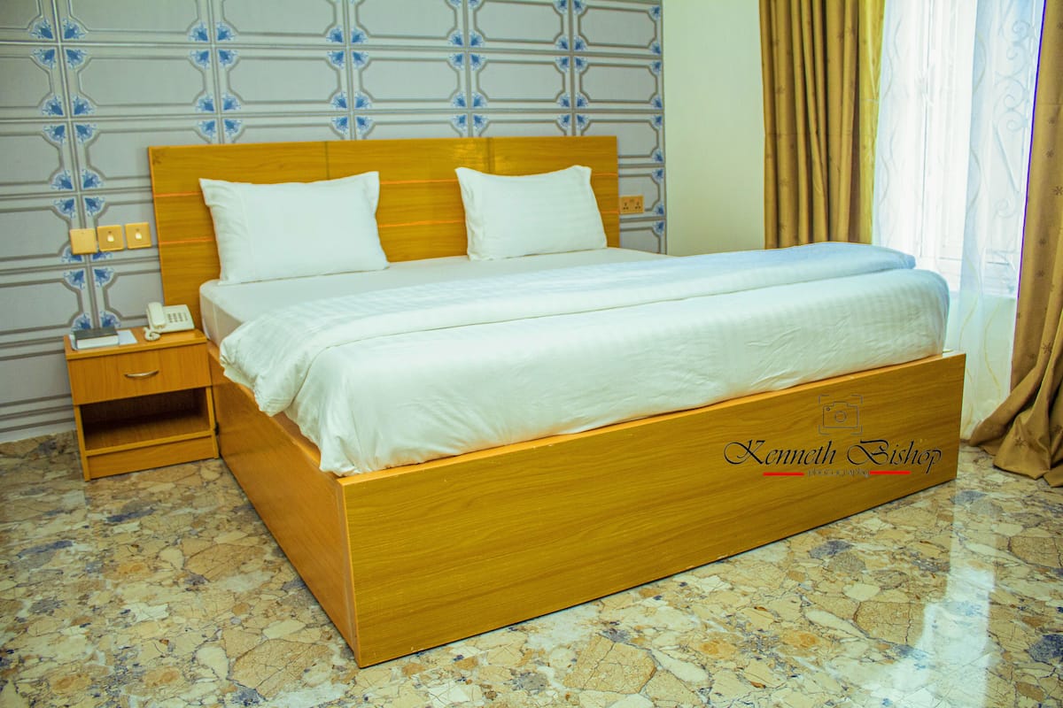 Family Suite | Premium bedding, pillow-top beds, desk, laptop workspace
