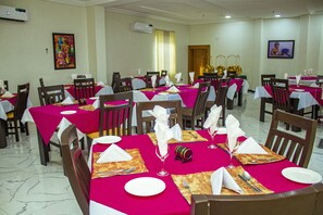 Dinner served  - Havilah Towers Hotel (Uyo)