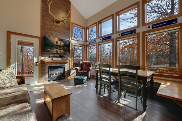 TV, fireplace - 4BR Boyneland Slopeside Disciples Village Condo | Fireplace| Ski Cubbies (Boyne Falls)