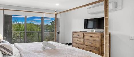 2 habitaciones, tabla de planchar con plancha, internet y ropa de cama