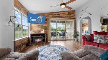 Smart TV, fireplace