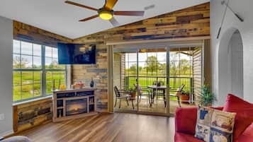 Smart TV, fireplace