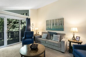 Appart'hôtel, 2 chambres | Coin séjour