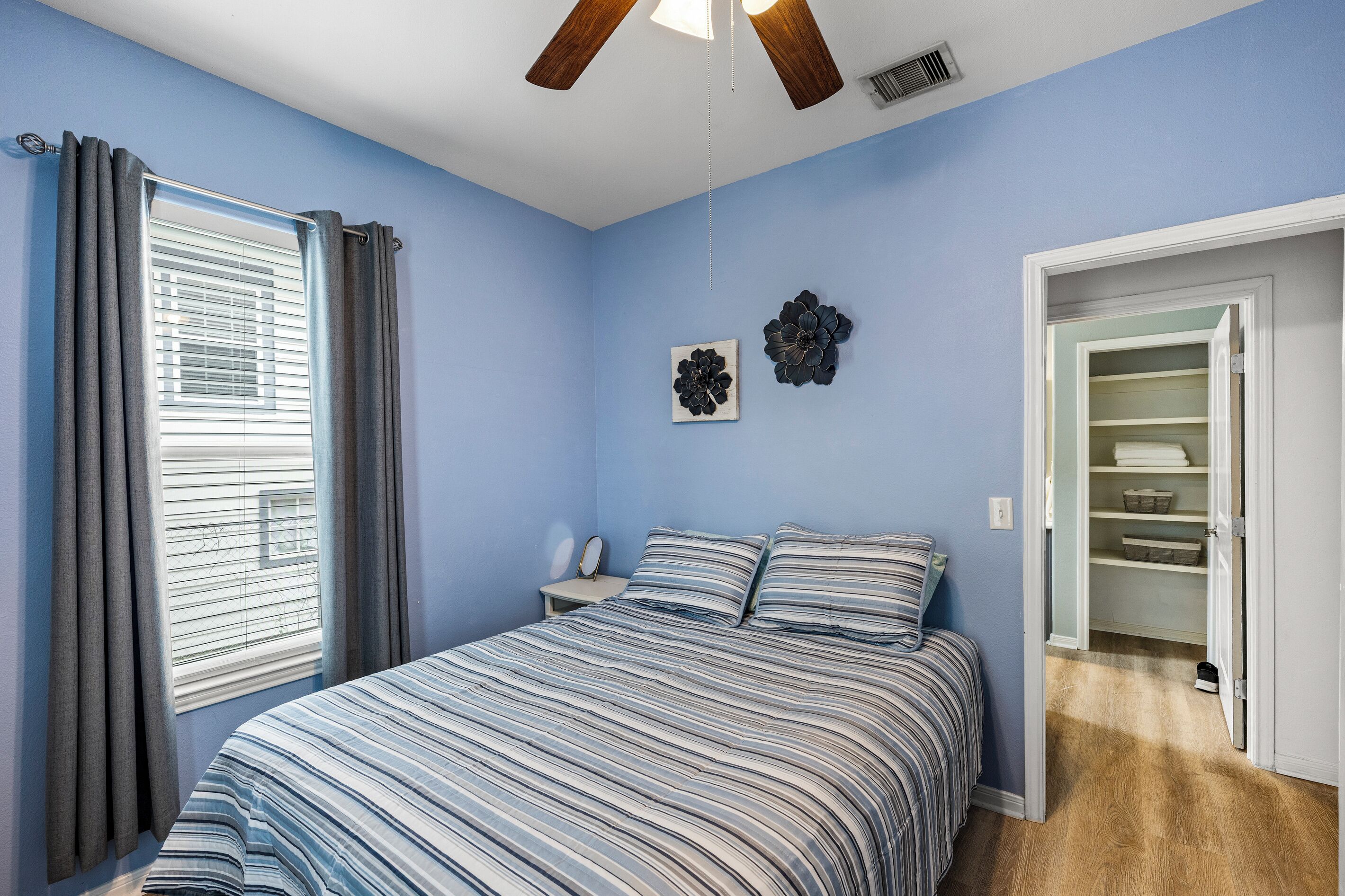 3 Schlafzimmer, Schreibtisch, kostenloses WLAN, Bettwäsche