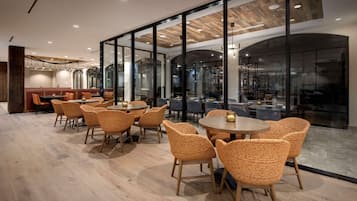 Frühstück, Mittagessen, Abendessen, amerikanische Küche