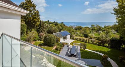 Luxury House | AMAZING sea views |Indoor Pool |8 En-suite bedrooms |Pub & Beach