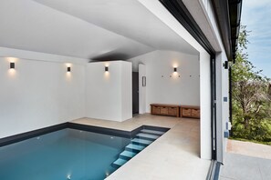 Inomhuspool och uppvärmd pool