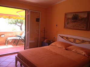 2 bedrooms, iron/ironing board - Apartment (Cavoli)