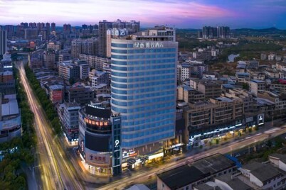 Lvyi Yazhi Hotel (Changning Dongfeng Square)