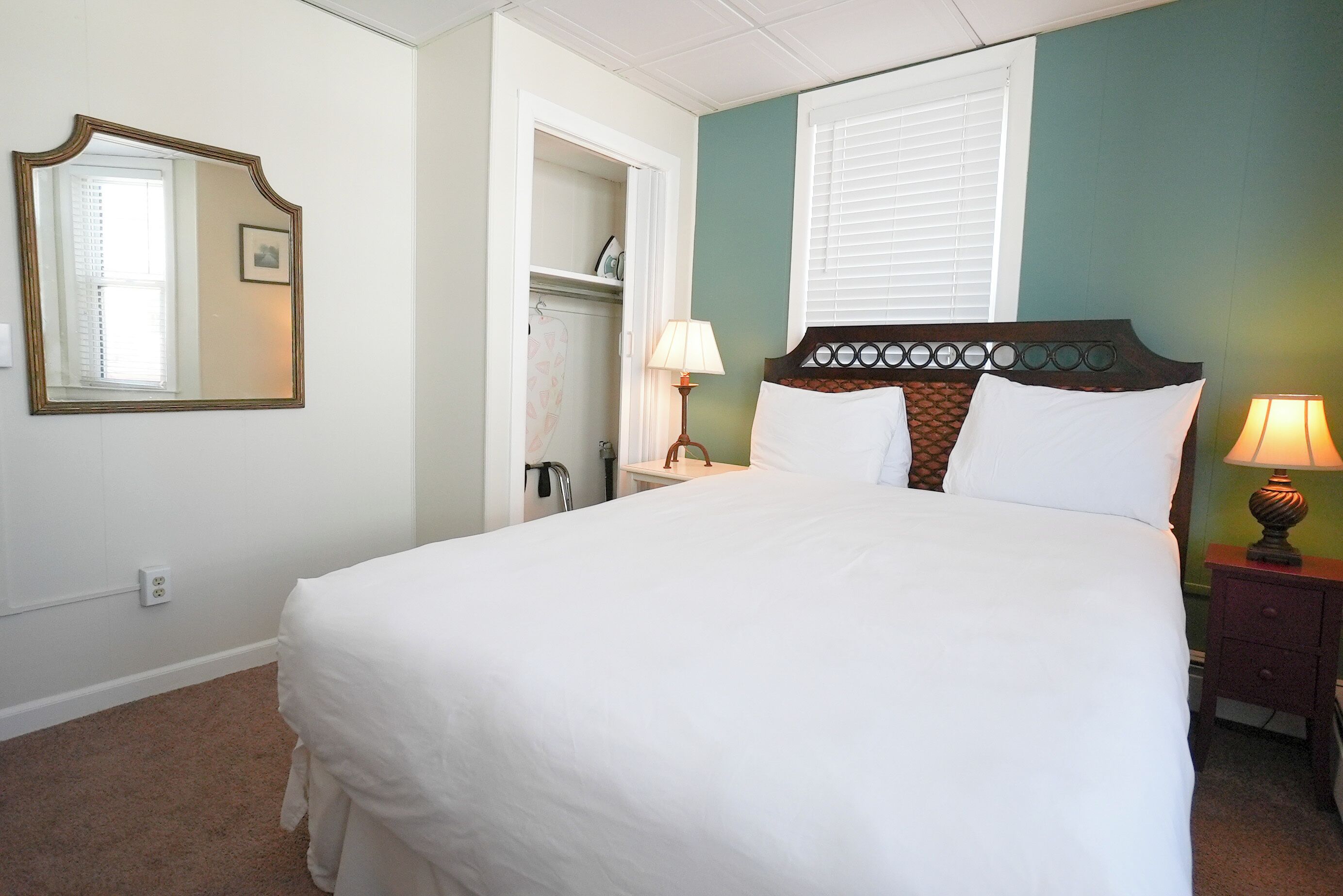 basic double room | iron/ironing board, free wifi, bed sheets