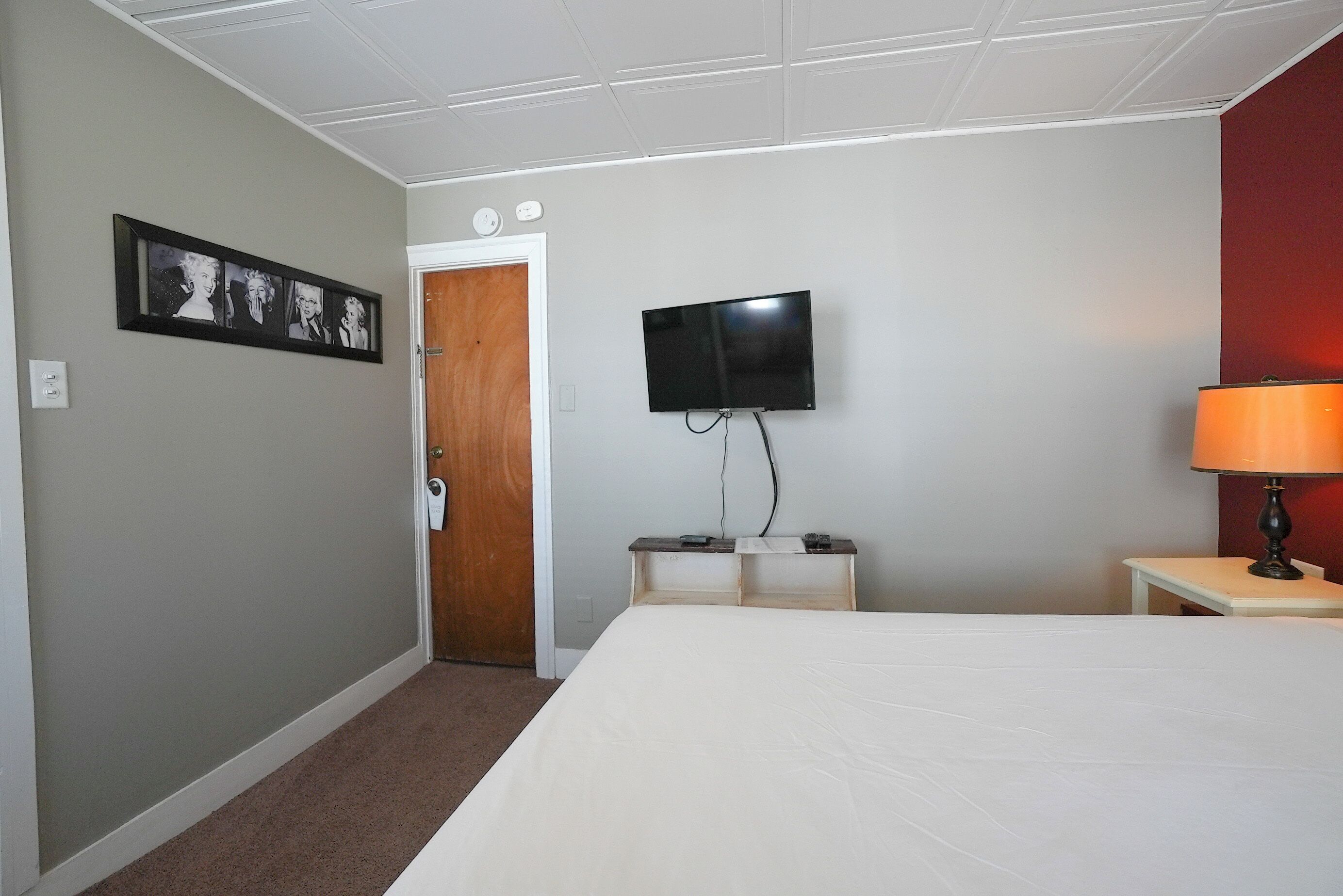 deluxe double room | iron/ironing board, free wifi, bed sheets