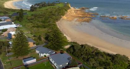 Jenkins Beach House Galwad y mor Call of the Sea