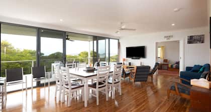 Jenkins Beach House Galwad y mor Call of the Sea