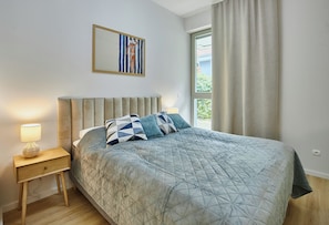 Appartement économique | Fer et planche à repasser