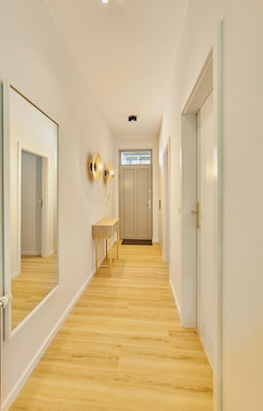 Economy Apartment | Living area