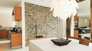 Exclusive House | 1 bedroom, laptop workspace, bed sheets