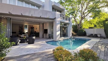 Outdoor pool, pool umbrellas