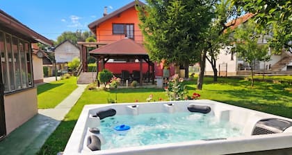 House Pepica With Hot Tub