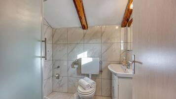 Family House, Multiple Bedrooms, 2 Bathrooms (House Pepica With Hot Tub) | Bathroom | Combined shower/bathtub, hair dryer, towels, soap