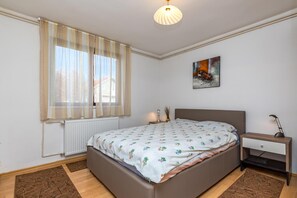 Casa familiar, varias habitaciones, 2 baños (House Pepica With Hot Tub) | 2 habitaciones, tabla de planchar con plancha y wifi gratis 