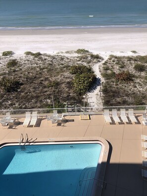 Piscina all'aperto, una piscina riscaldata