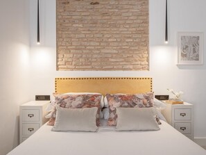 1 bedroom, iron/ironing board, internet, bed sheets - Hommyhome Conteros 102 (Sevilla)