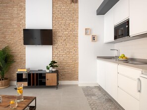 Fridge, microwave, coffee/tea maker, toaster