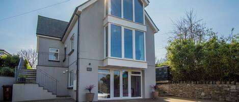 واجهة المنشأة