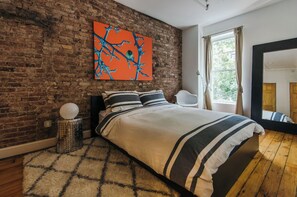 1 bedroom, desk, iron/ironing board, WiFi